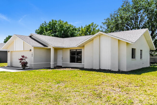 162 SE 19th St in Cape Coral, FL - Foto de edificio - Building Photo