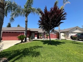 1820 Catherine Ave in Sanger, CA - Building Photo