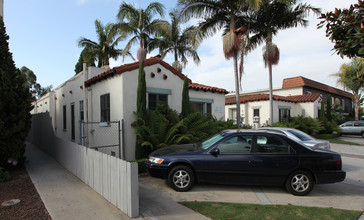 1035-1047 Robinson Ave in San Diego, CA - Foto de edificio - Building Photo