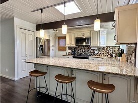 214 Del Gado Rd in San Clemente, CA - Building Photo