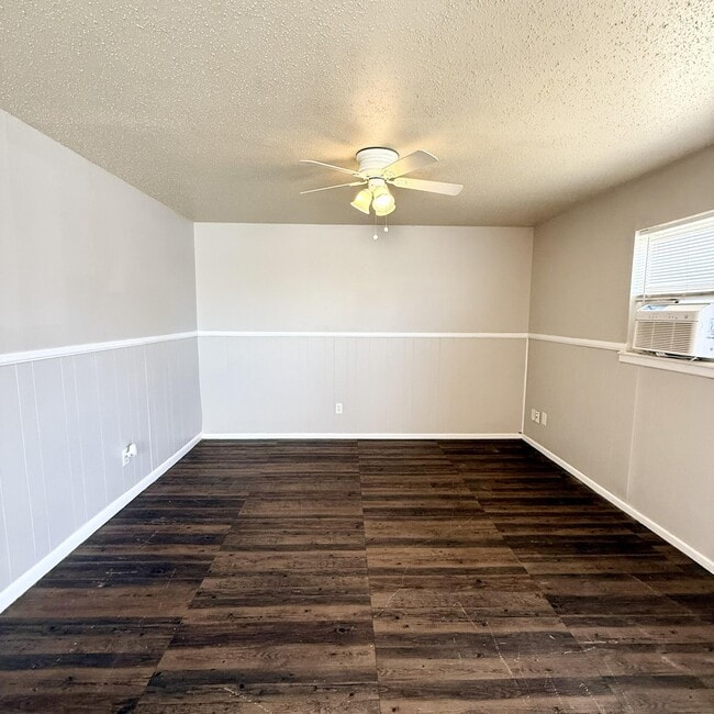 924 44th St in Lubbock, TX - Building Photo - Building Photo