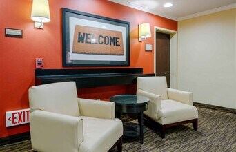Furnished Studio-Elizabeth - Newark Airport in Elizabeth, NJ - Building Photo - Building Photo