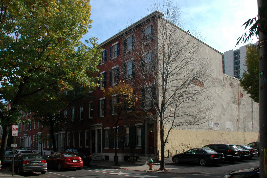 1320 Pine St in Philadelphia, PA - Foto de edificio