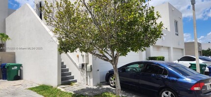 6327 NW 105th Ct in Doral, FL - Building Photo - Building Photo