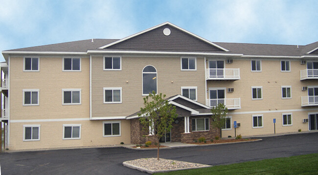 Pelican Heights Apartments in Detroit Lakes, MN - Foto de edificio - Building Photo