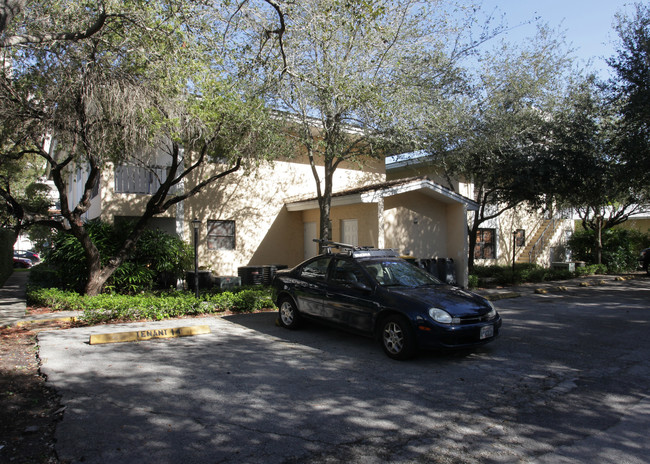 520 Valencia Ave in Coral Gables, FL - Building Photo - Building Photo