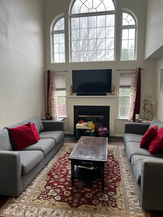 305 Glenn Rose Blvd in King of Prussia, PA - Building Photo