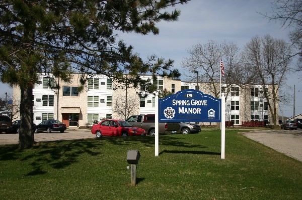 Spring Grove Manor in Spring Grove, MN - Building Photo