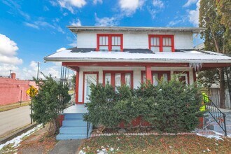 2709-2711-2711 Sullivant Ave in Columbus, OH - Building Photo - Building Photo