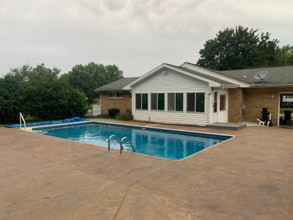 8852 Rue Helena St NE in Louisville, OH - Building Photo - Building Photo