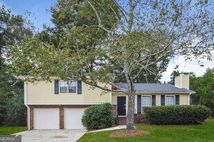 2271 Marshes Glenn Dr NW in Norcross, GA - Building Photo
