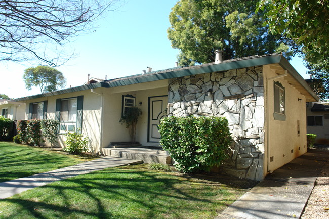 1329 Lexington Dr in San Jose, CA - Building Photo - Building Photo