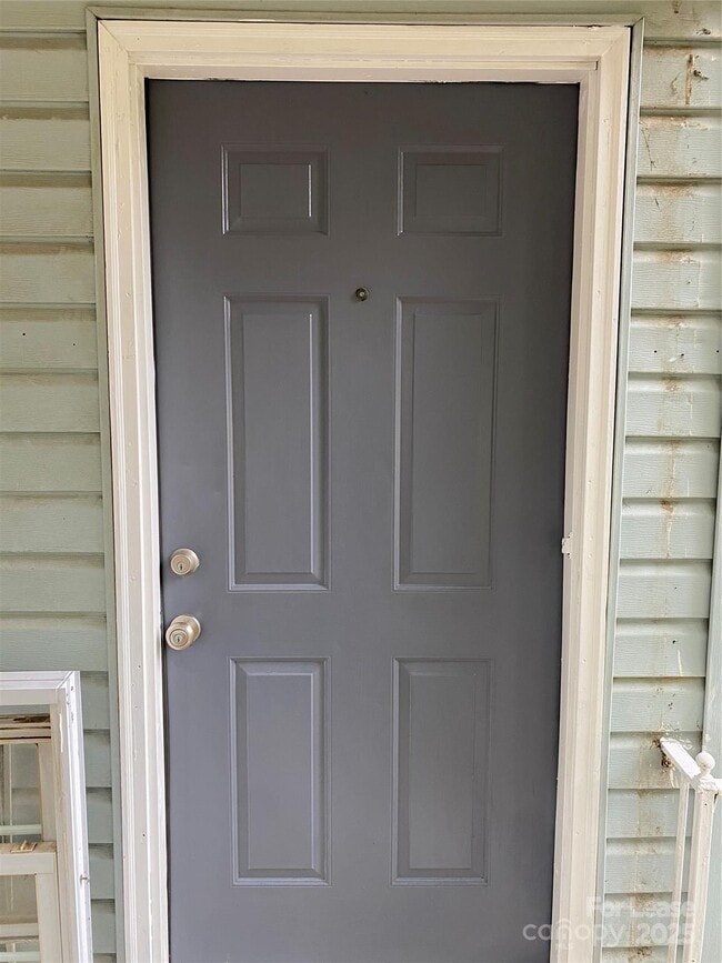 property at 811 Seldon Dr