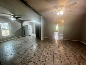 230 E Panhandle Ave in Slaton, TX - Building Photo - Building Photo