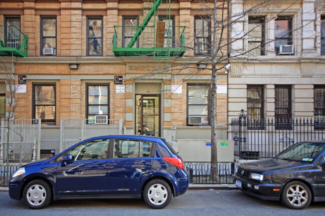 241 W 109th St in New York, NY - Foto de edificio - Building Photo