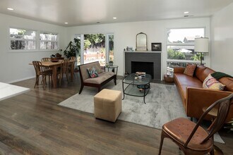 2626 Mcgarvey Ave in Redwood City, CA - Building Photo - Building Photo