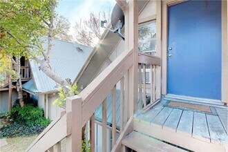 8612 Bowling Green Dr in Austin, TX - Building Photo - Building Photo
