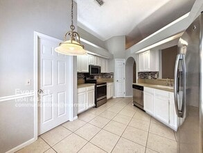 1785 Chandelier Cir E in Jacksonville, FL - Building Photo - Building Photo