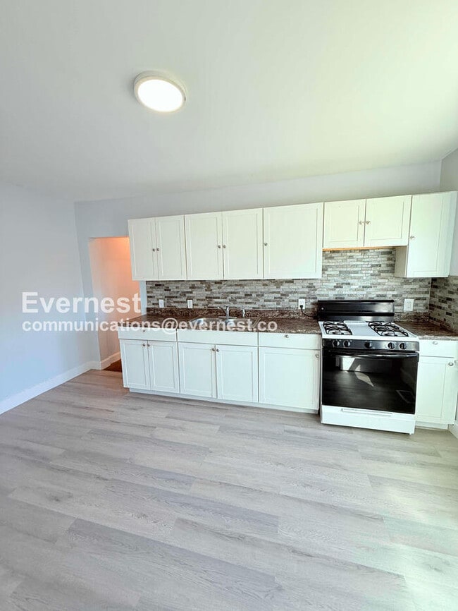 2484 Woodmere St in Detroit, MI - Building Photo - Building Photo