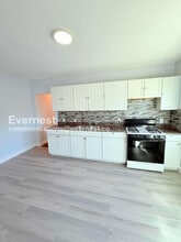 2484 Woodmere St in Detroit, MI - Foto de edificio - Building Photo