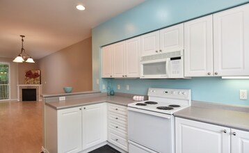16125 Juanita Woodinville Way NE, Unit 2002 in Bothell, WA - Building Photo - Building Photo