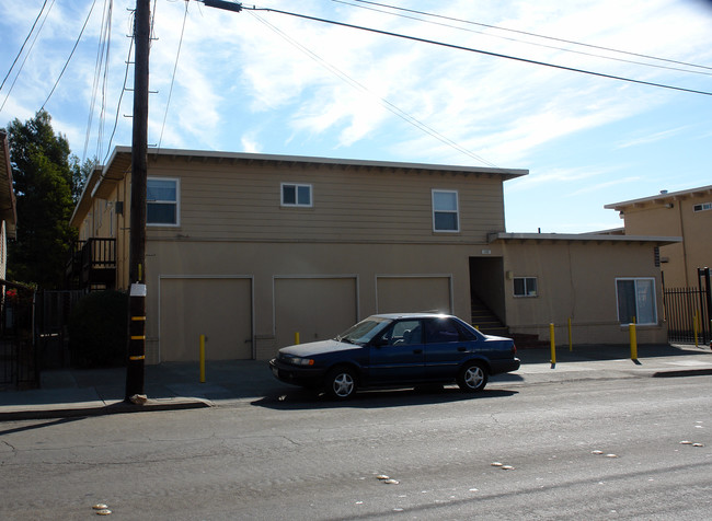 146-156 Marina Way in Richmond, CA - Building Photo - Building Photo