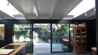 11818 Pacific Ave in Los Angeles, CA - Building Photo