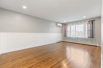 311 Maple Ave, Unit B in Downers Grove, IL - Foto de edificio - Building Photo