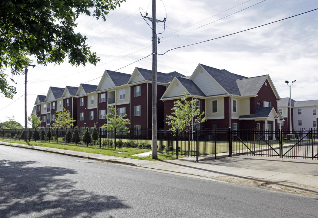 Lamar Crossing in Memphis, TN - Building Photo