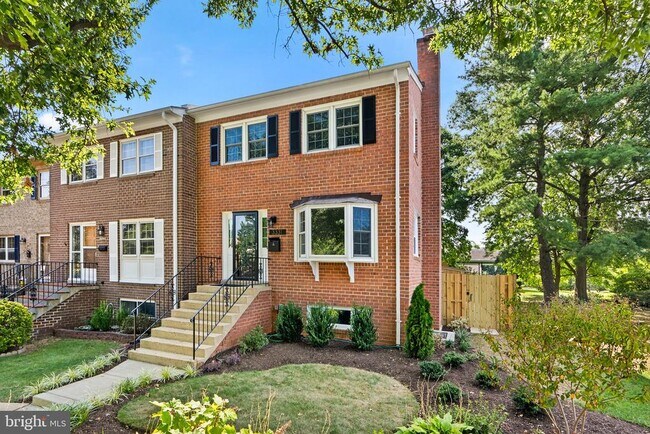 property at 3331 Spring Ln