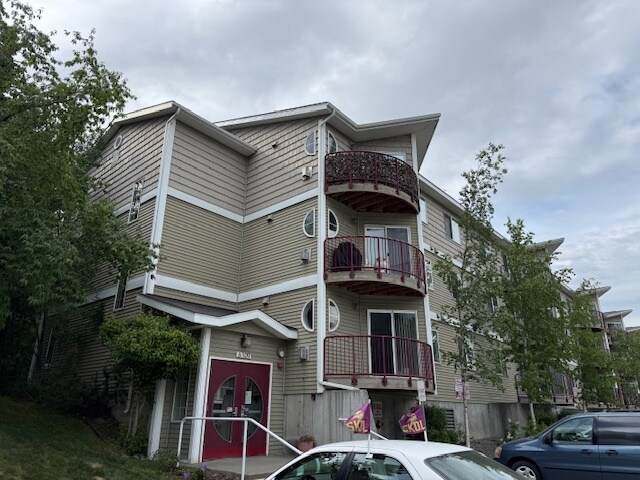 6109 DeBarr Rd in Anchorage, AK - Building Photo