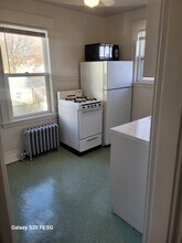 13 Victory Ave, Unit 4 in Quincy, MA - Building Photo - Building Photo