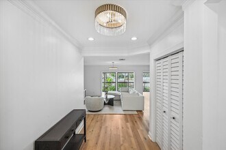 11223 Pond View Dr in Wellington, FL - Building Photo - Building Photo