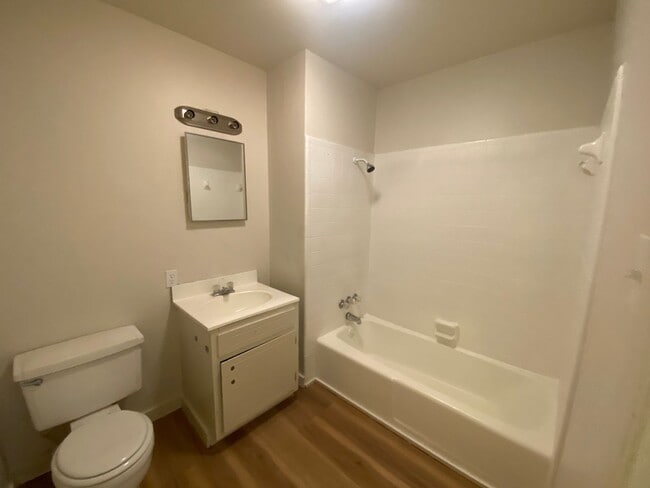 643 W Matthews Ave in Jonesboro, AR - Building Photo - Building Photo