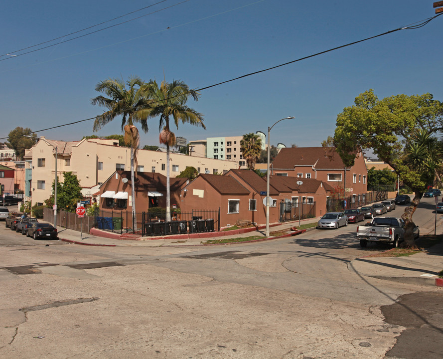 1629 W 4th St in Los Angeles, CA - Foto de edificio