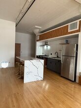 420 S San Pedro St in Los Angeles, CA - Foto de edificio - Building Photo