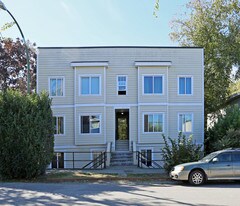 3223 Findlay St in Vancouver, BC - Building Photo