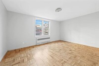 525 Ocean Pkwy in Brooklyn, NY - Building Photo - Building Photo