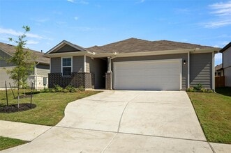 224 Kickapoo Ln in Kyle, TX - Building Photo - Building Photo