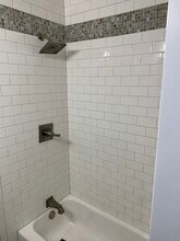 149 Grand Ave, Unit Second Floor Edgewood RI in Cranston, RI - Building Photo - Building Photo