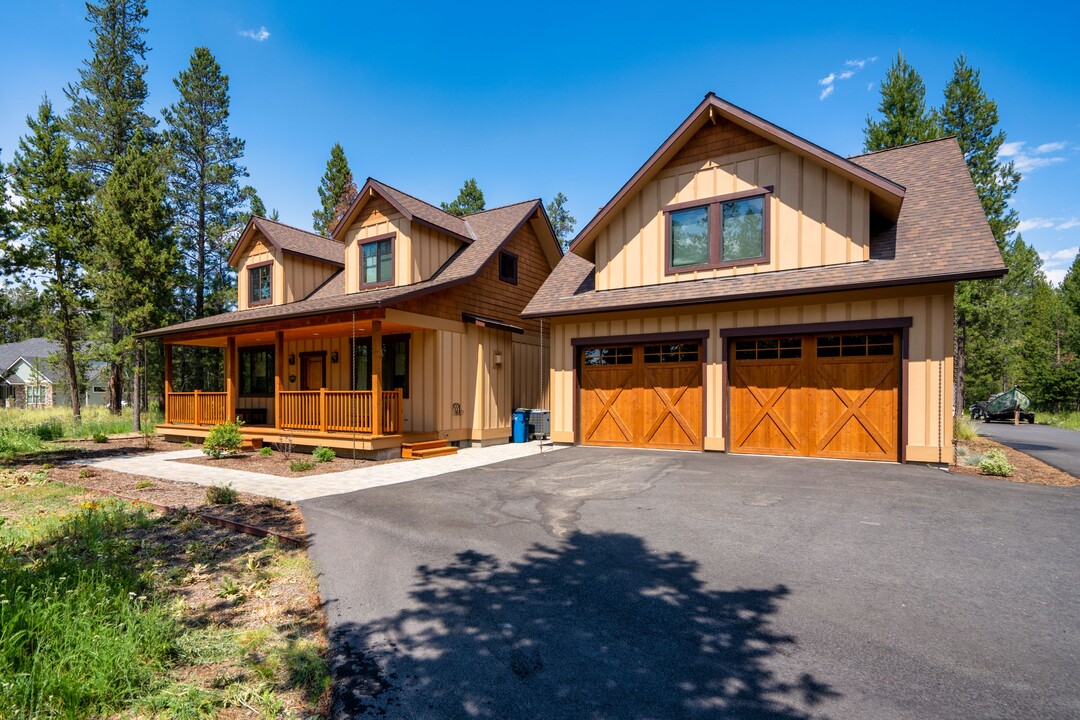 55416 Heierman Dr in Bend, OR - Building Photo