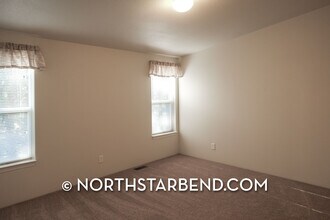 18970 Obsidian Rd in Bend, OR - Building Photo - Building Photo