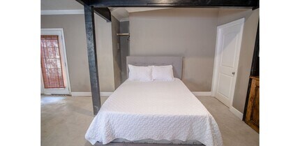1214 Florida St in San Antonio, TX - Building Photo - Building Photo