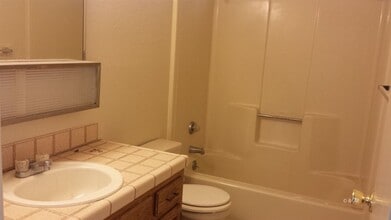 1617 N Erwin St in Ridgecrest, CA - Building Photo - Building Photo
