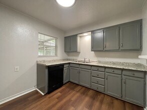 5108 Tulane Ave in River Oaks, TX - Building Photo - Building Photo