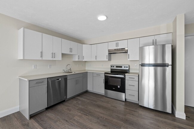 property at 472 Essex St