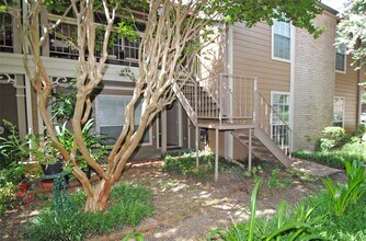 1860 White Oak Dr in Houston, TX - Building Photo - Building Photo