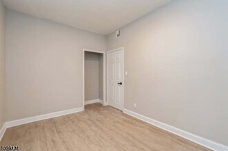 216 S 10th St in Newark, NJ - Building Photo - Building Photo