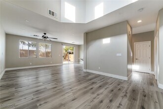 10667 Mann St in Las Vegas, NV - Building Photo - Building Photo