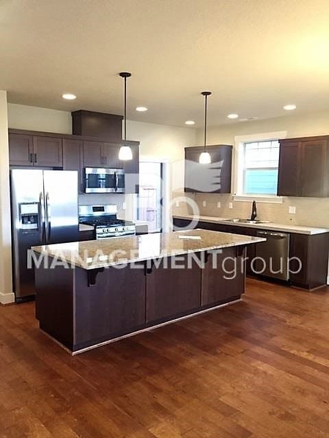 6715 NW Mayflower Pl in Portland, OR - Building Photo - Building Photo